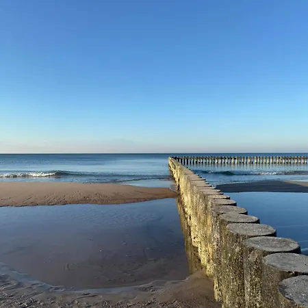 Zakatek Baltyku - Nad Morzem I Jeziorem Chata